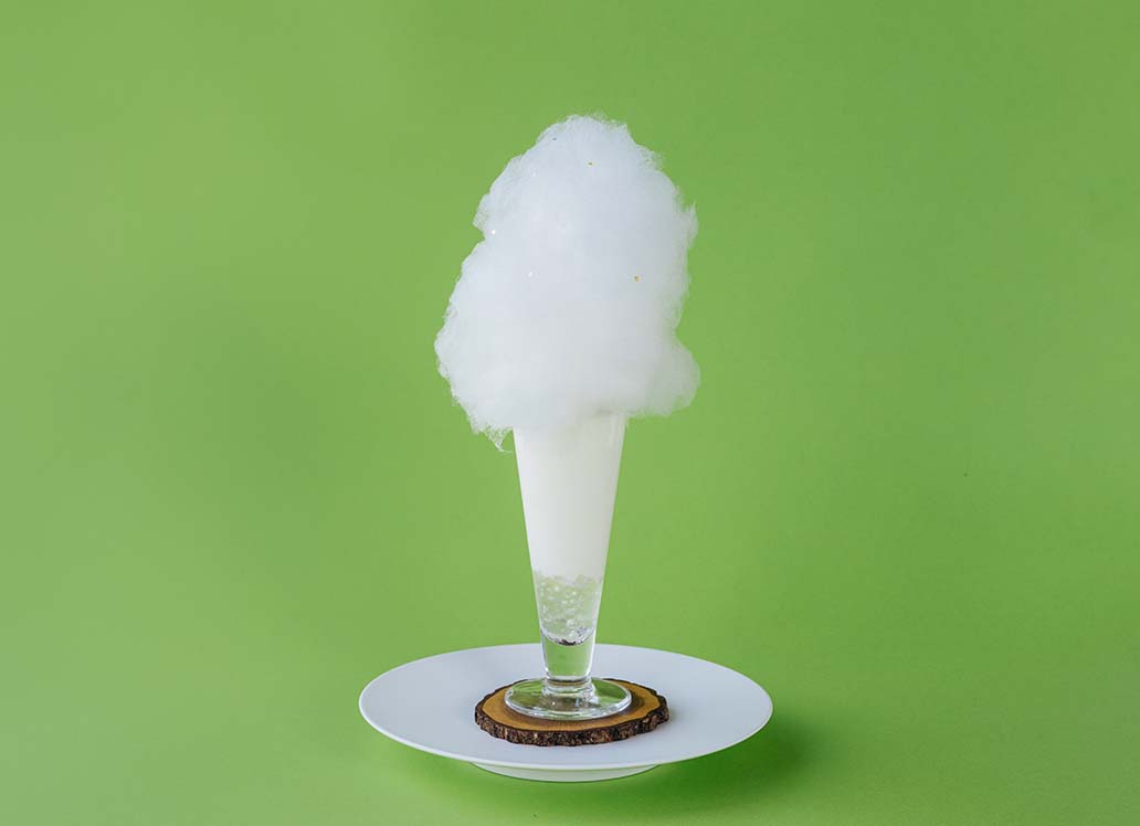 冬の白馬をイメージした「⽩雪パフェ」